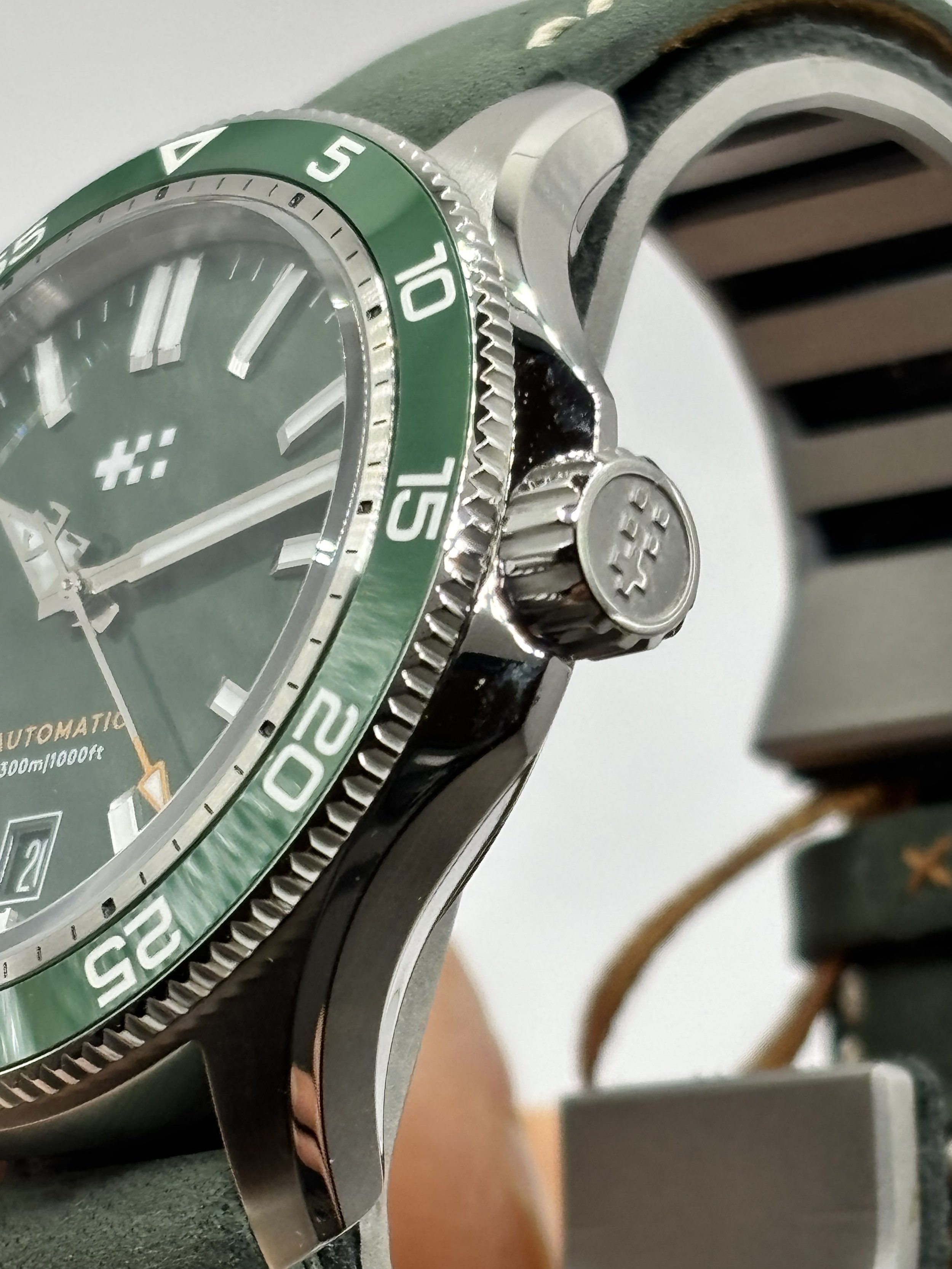 SOLD WH694 C60 Trident Pro 300 40mm Green (01/2025) Unworn — Ward